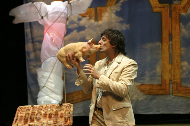 Adán, Eva y Lilith, por única y última vez, contarán su propia historia tal y como a ellos le hubiera gustado que sucediera o como sucedió y las sagradas escrituras ocultaron.