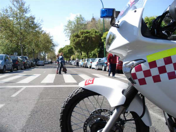 Los agentes se vestían de uniforme tras salir de su turno y cobraban por el servicio