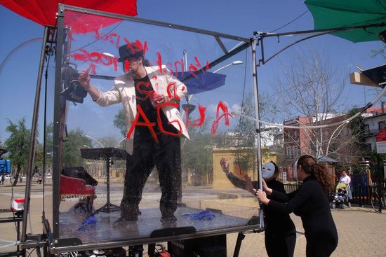 Pasacalles organizado por Ingenieros sin Fronteras en la Alameda con motivo del Día Mundial del Agua. /SA
