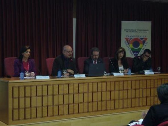 La guía se presentó en la Facultad de Comunicación.