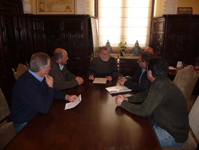 Torrijos ha mantenido esta mañana un encuentro con los trabajadores de Tussam