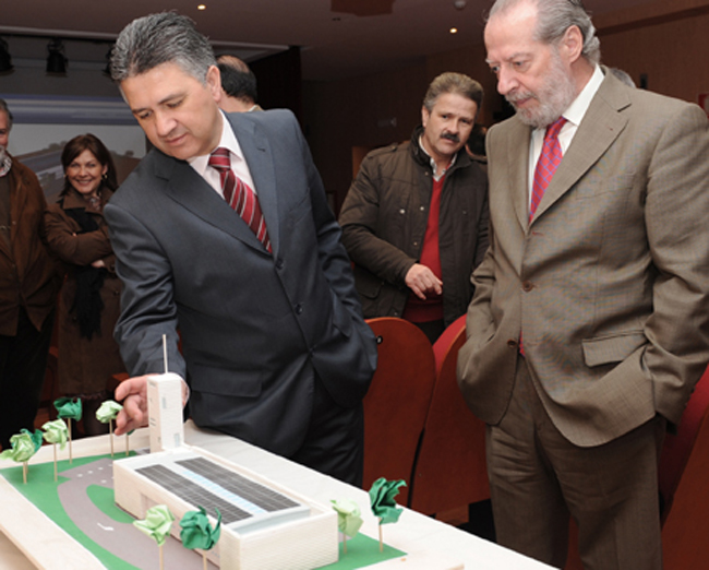 Villalobos ha presentado esta mañana el proyecto de parque de bomberos