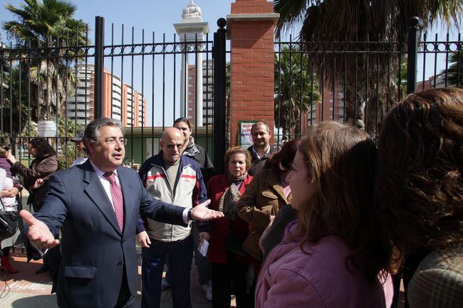 Juan Ignacio Zoido esta mañana en Jardines de Hércules, en Bellavista/PP