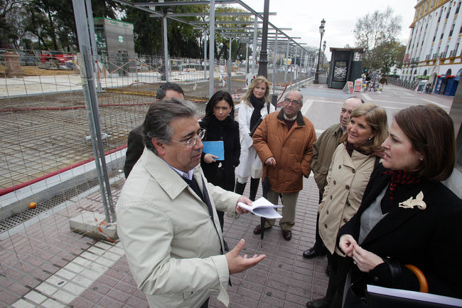 El alcaldable popular ha mantenido un encuentro con los vecinos de la zona