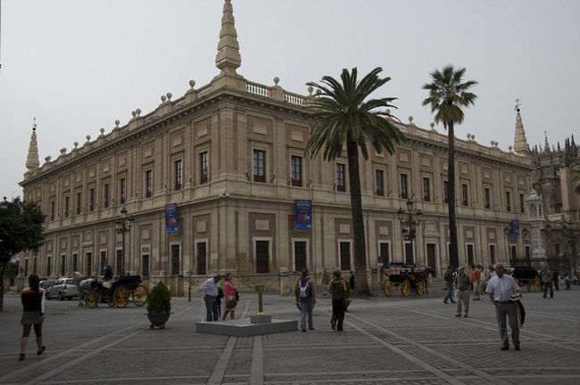 La Consejería de Cultura edita el libro ‘Lenguaje y vocabulario archivísticos: algo más que un diccionario’ de Antonia Heredia/ Besser