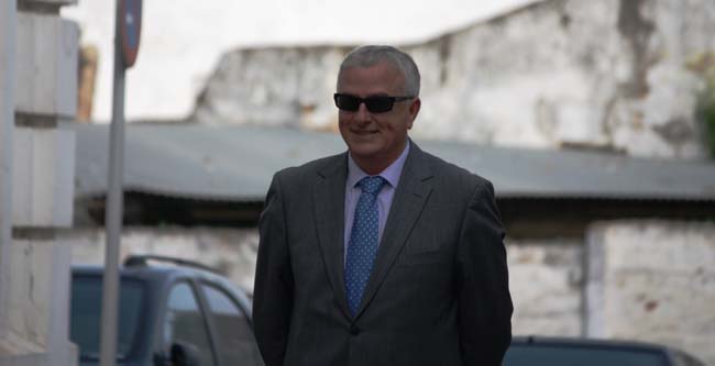 El alcalde de la localidad quiso desligarse ante el juez de las contrataciones del Ayuntamiento