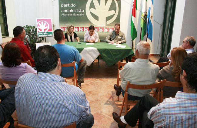 La asamblea aprobó por aclamación la lista de candidatos para el 22M