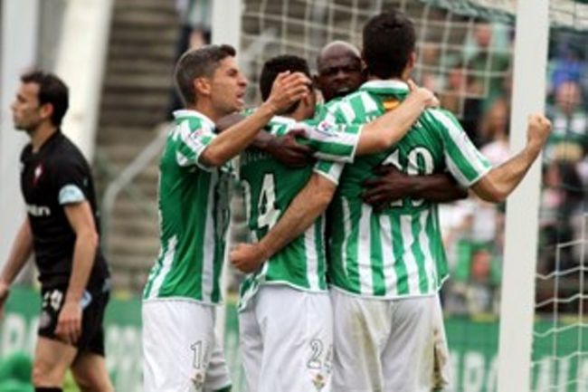 Los jugadores del Betis celebran el gol de Jorge Molina/Real Betis