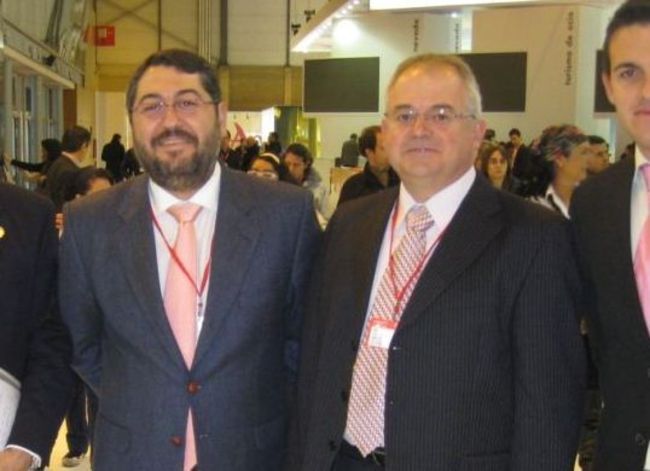 El alcalde, Segundo Benítez (PSOE), junto al ex concejal del PP y ex tercer teniente de alcalde, Antonio Vela / Ayuntamiento de Castilblanco