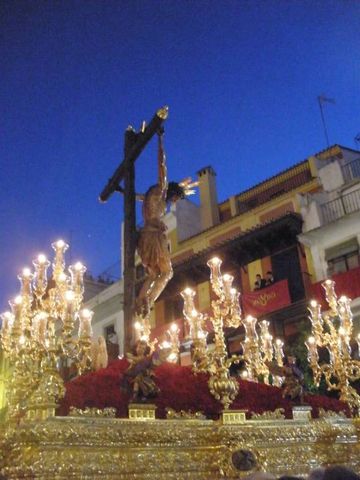 El Cristo del Amor baja la rampa de El Salvador/anegelespinola