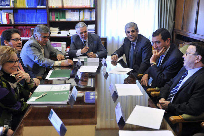 El consejero Menacho ha mantenido esta mañana una reunión con los profesionales de la Justicia en Sevilla