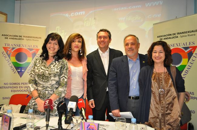 Pilar González (PA), Mar Cabrollé, Juan Espadas (PSOE), José Manuel García (IU) y Mercedes de Pablos (PSOE)