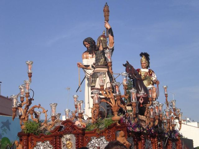 El barco de La Milagrosa es el más grande de cuantos procesionan en la Semana Santa/anegelespinola