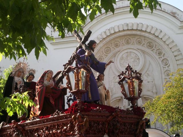 La Misión tras salir de su templo/Angel Espinola