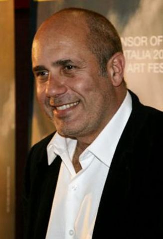 Con ‘A tres metros sobre el cielo’, ‘Tengo ganas de ti’, ‘Perdona si te llamo amor’ y ‘Perdona pero quiero casarme contig’o, Federico Moccia ha superado ya la cifra de 1.500.000 ejemplares vendidos en nuestro país y todas ellas han sido llevadas al cine.