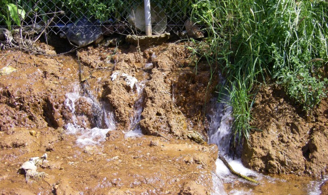 fuga-agua-cruz-otivar-alcala-100511