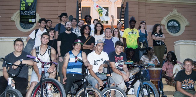 iu-programa-cultural-presentacion-130511