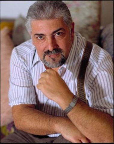 Bucay, médico y psicoterapeuta nacido en Buenos Aires, escribe cuentos, trasladando a los libros su experiencia terapéutica, en los que siempre mantiene como clave un gran sentido del humor.