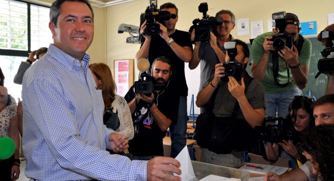 juan-espadas-voto-220511