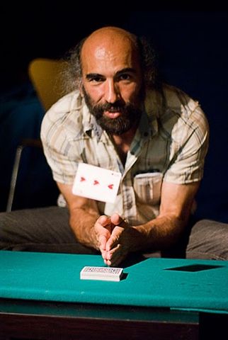 La delegada de Presidencia y Cultura del Ayuntamiento de Sevilla, Maribel Montaño, ha presentado hoy la programación junto al director del evento, Mario Sánchez, Mario el Mago. /marioelmago