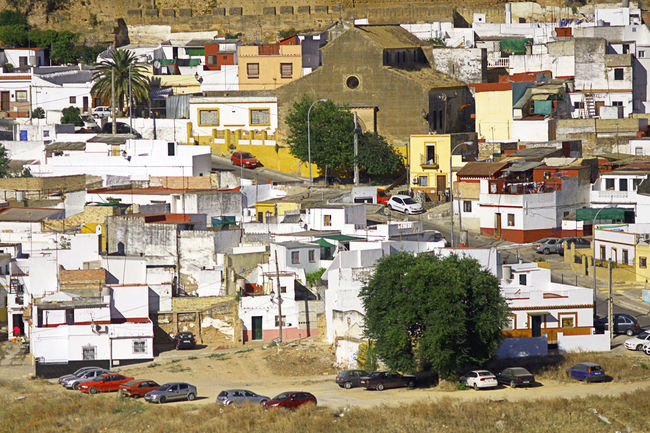 Vista parcial del barrio de San Miguel, a las faldas del Castillo de Alcalá de Guadaíra