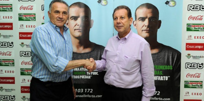 El presidente del club ha estado presente en la firma del convenio/www.realbetisbalompie.es