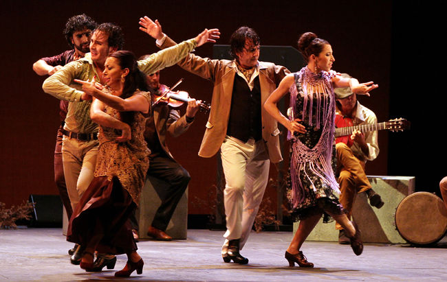 El artista alcalareño lleva su espectáculo flamenco hasta su ciudad natal, Alcalá de Guadaíra