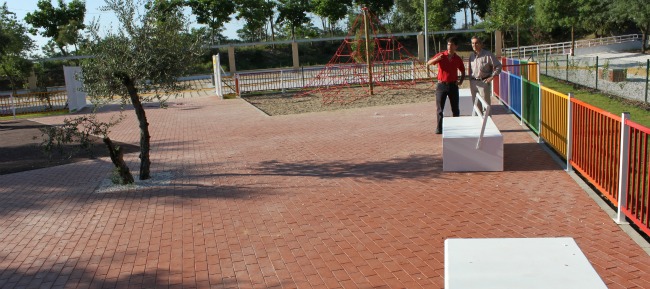 parque-barriada-las-vinas-lora-060611