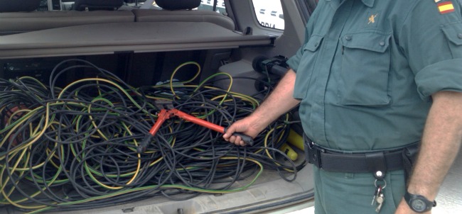 robo-cable-cobro-pilas-gc-090611