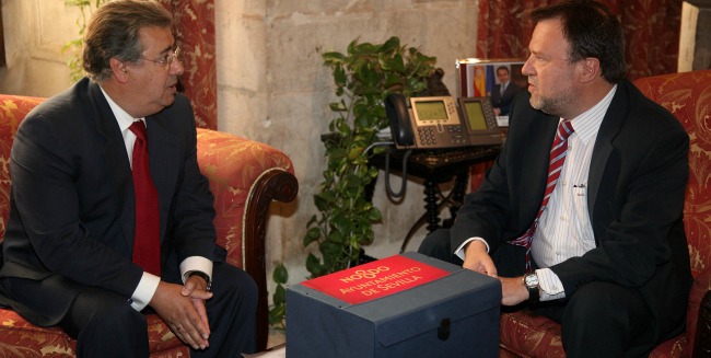 zoido-monteseirin-traspaso-poderes-080611