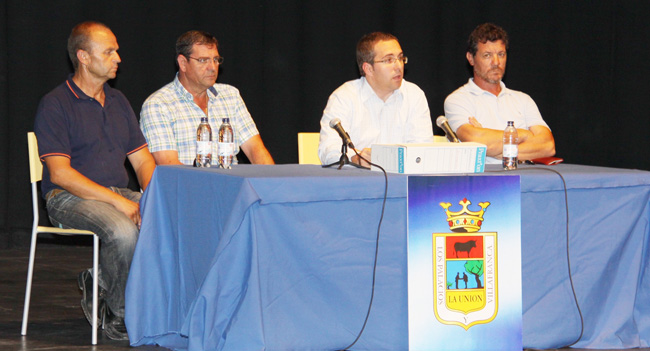 juan-manuel-valle-alcalde-sindicatos-los-palacios-280711