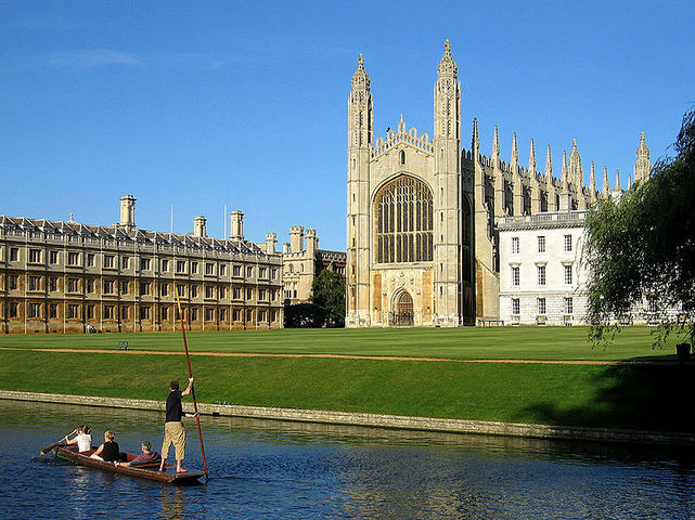 Paseo en barca por el río Cam, frente a la Capilla del King's College, en la Universidad de Cambridge. Imagen: Andrew Dunn