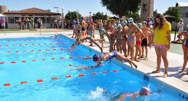 doce-horas-nadando-tomares-260811