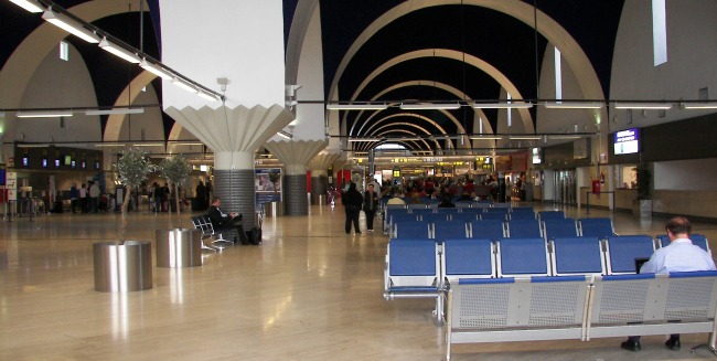 aeropuerto-sevilla-vestibulo