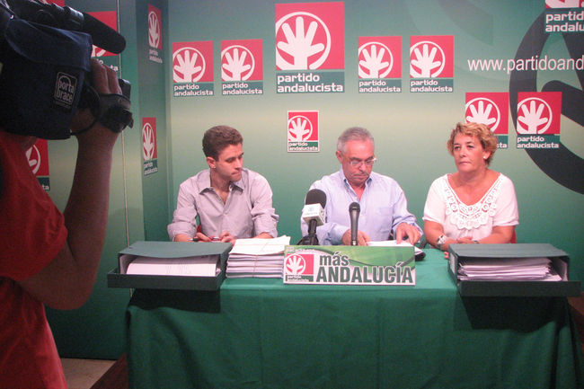 Miembros de la COEP del PA, esta mañana en Sevilla
