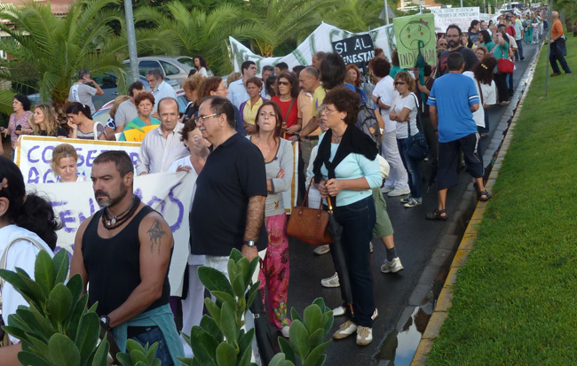 manifestacion-15m-cierre-residencia-montequinto-010911