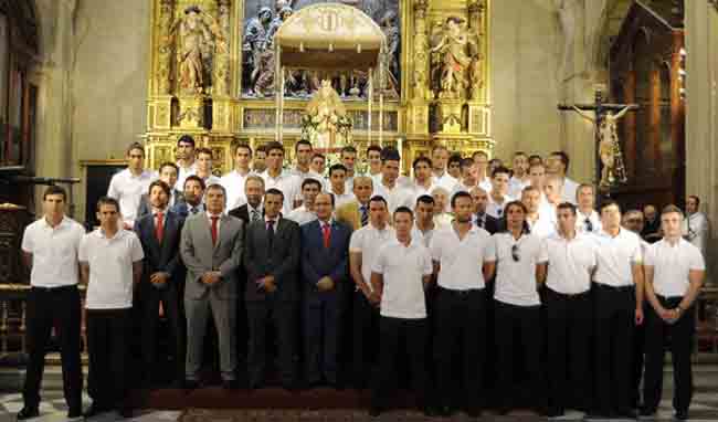 ofrenda-flora-patrona-sevilla-130911