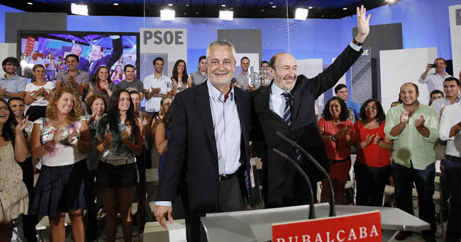 rubalcaba-grinan-acto-sevilla-080911