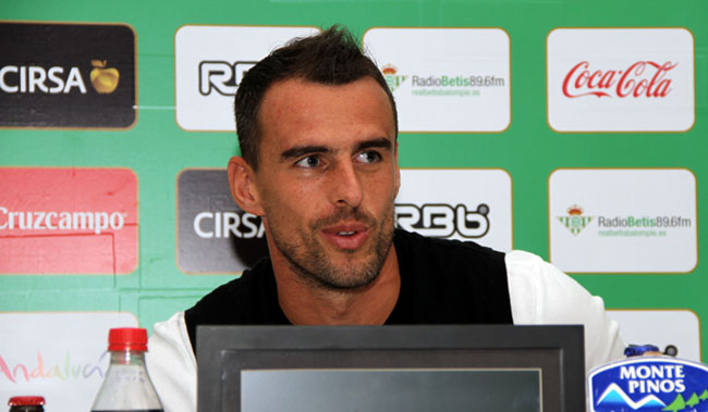 amaya-rueda-prensa-oficial-061011