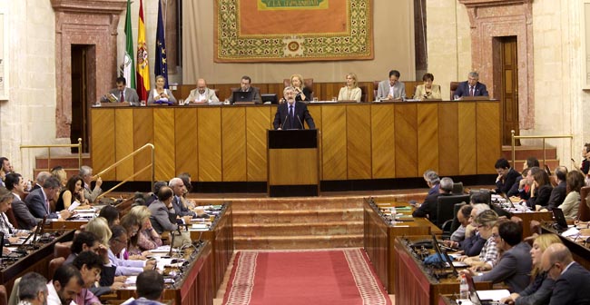 La reforma fija que ningún directivo puede cobrar más que el presidente de la Junta