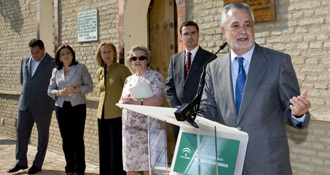 jose-antonio-grinan-fuensanta-coves-museo-autonomia-201011