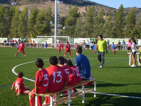 El estadio municipal de Villanueva de San Juan ha acogido la jornada inaugural /A.Copete
