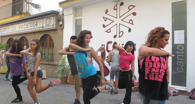 alumnos-danza-callejon-artes-sevilla