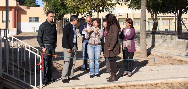 begines-condan-colegio-palacios-081111