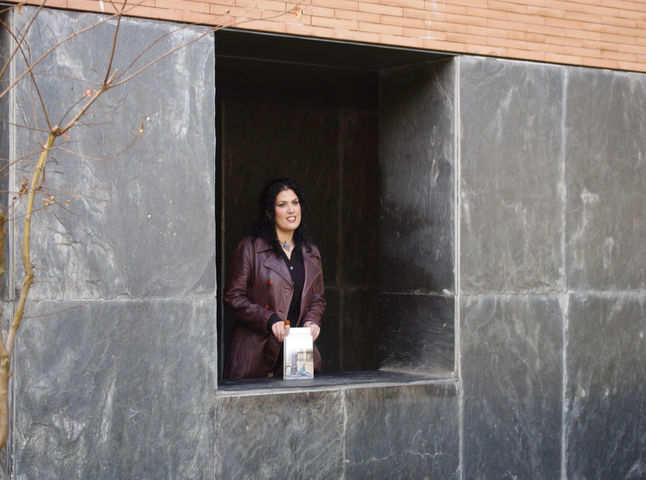 Eva Díaz presenta esta tarde su libro en la Biblioteca Pública Infanta Elena/angelespinola