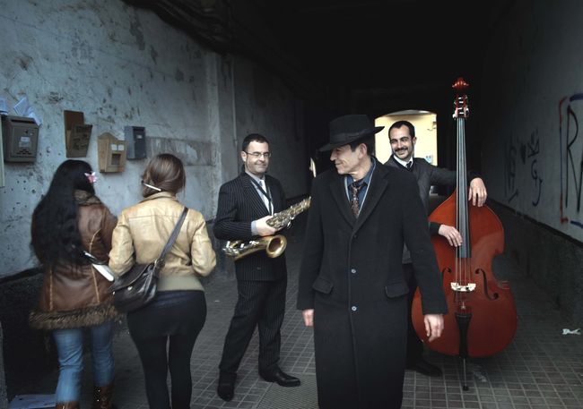 Mansilla y Los Espías se definen como