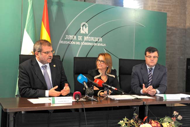 Mougan, Tovar y Valdés esta mañana en Sevilla