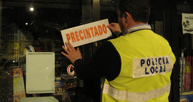 precinto-tienda-chinos-policia-local