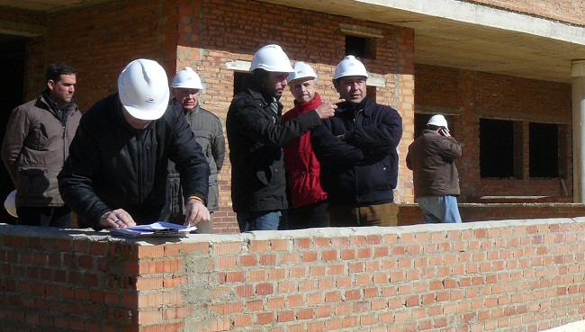 firma-acta-reinicio-obras-colegio-prior-130212