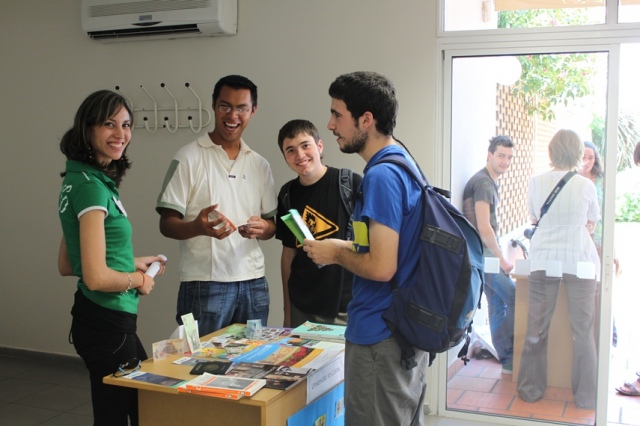 El desempleo juvenil llega al 48,56% y provoca la salida de los jóvenes al término de sus estudios en busca de una oportunidad de crecimiento profesional/Juan Carlos Romero